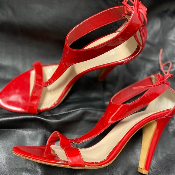 Strapped sandal heels - Picture 2 of 2